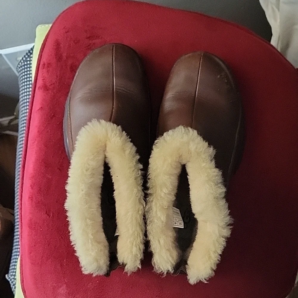 UGG Brown Shearling-Lined Boots - Picture 5 of 7